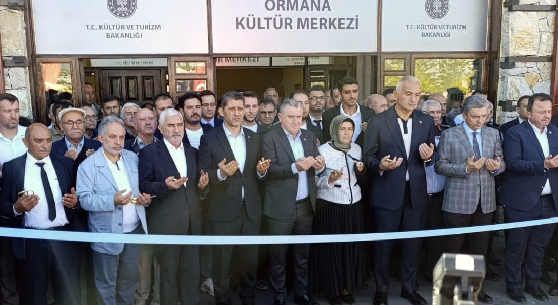 Talas Belediye Başkanı Yalçın Antalya'da açılışa katıldı