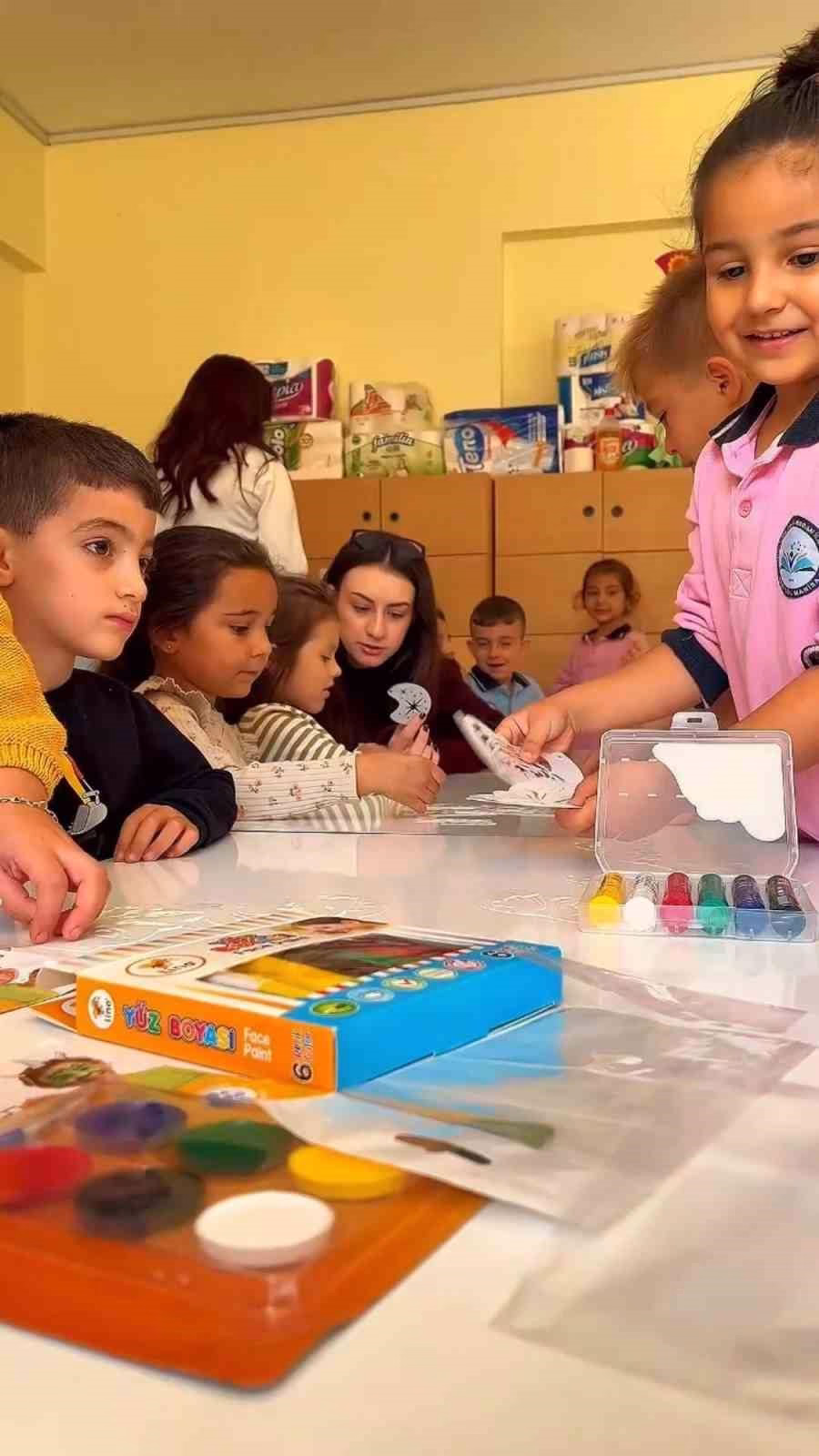 Üniversiteli Gençlerden Minik Kalplere Ziyaret