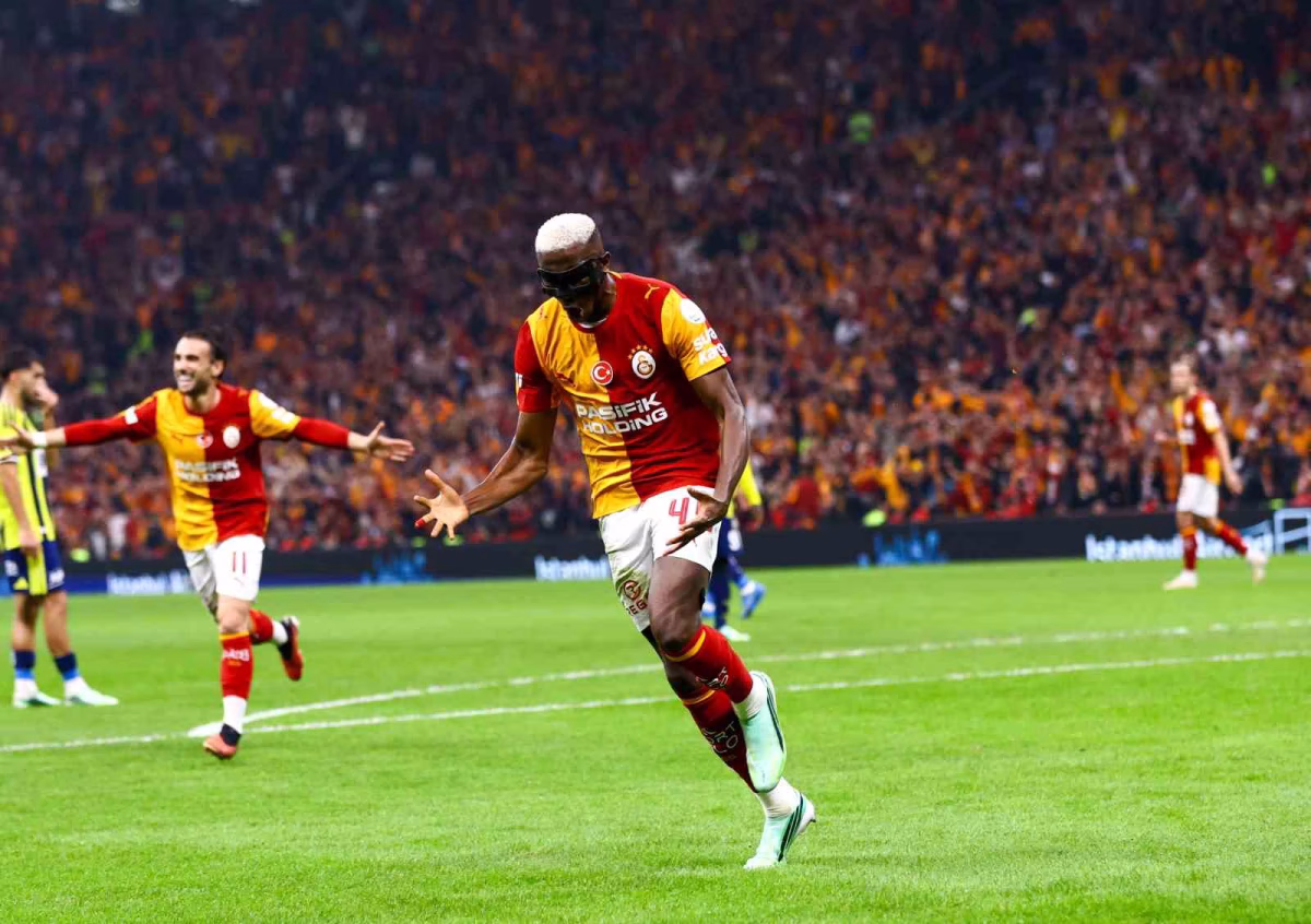 Victor Osimhen gol sayısını 8'e çıkardı
