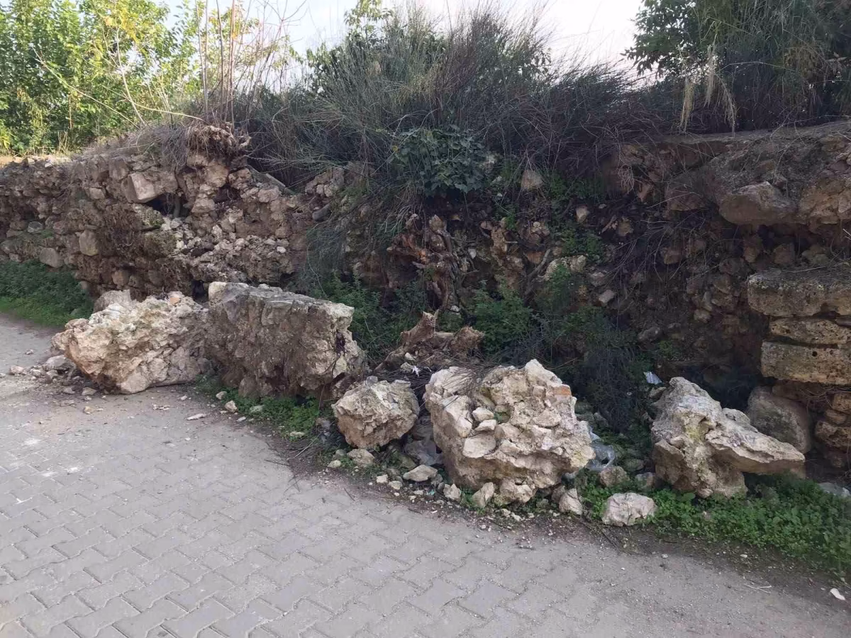 2 bin yıllık İznik su kemeri yıkılıyor
