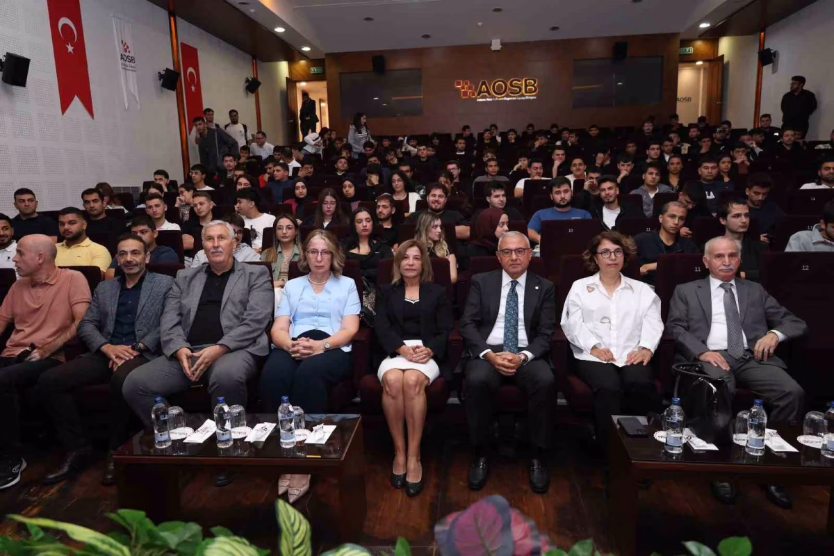 Adana'da öğrencilere kariyer bilgilendirmesi yapıldı