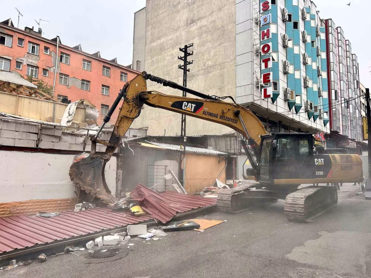 Ankara’da Güvenlik Dışı 3 İşletme Yıkıldı