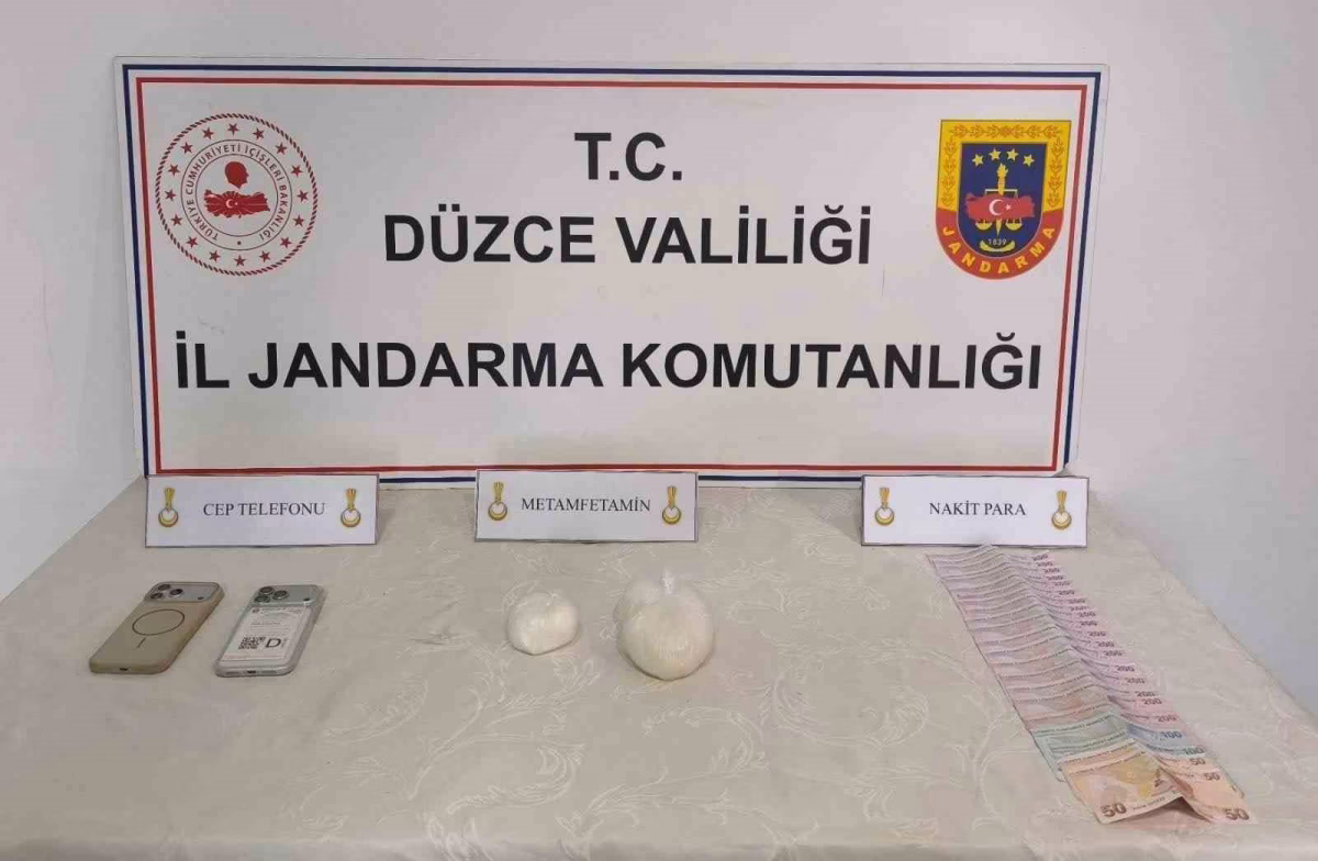 Araçtaki gizli bölmeden metamfetamin çıktı