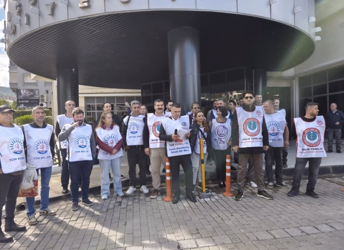 Balçova Belediyesinde memurlardan tam gün iş bırakma eylemi