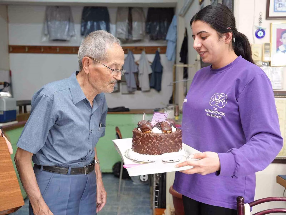 Başkan Zencirci’den 67 Yıllık Terziye Vefa