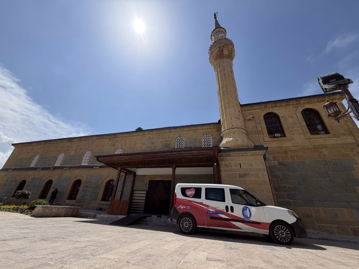 Belediyeden İbadethanelerde Kapsamlı Temizlik Sezonu