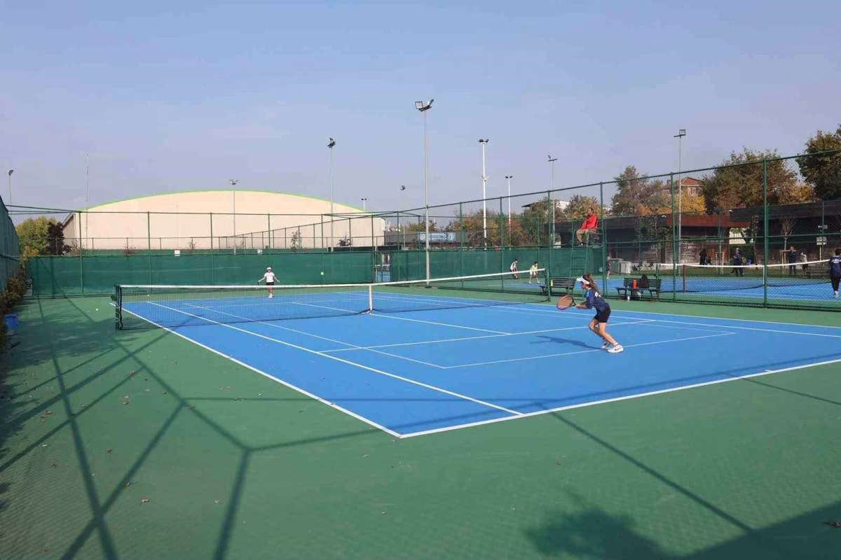 Bursa'da Cumhuriyet Tenis Turnuvası coşkusu yaşandı
