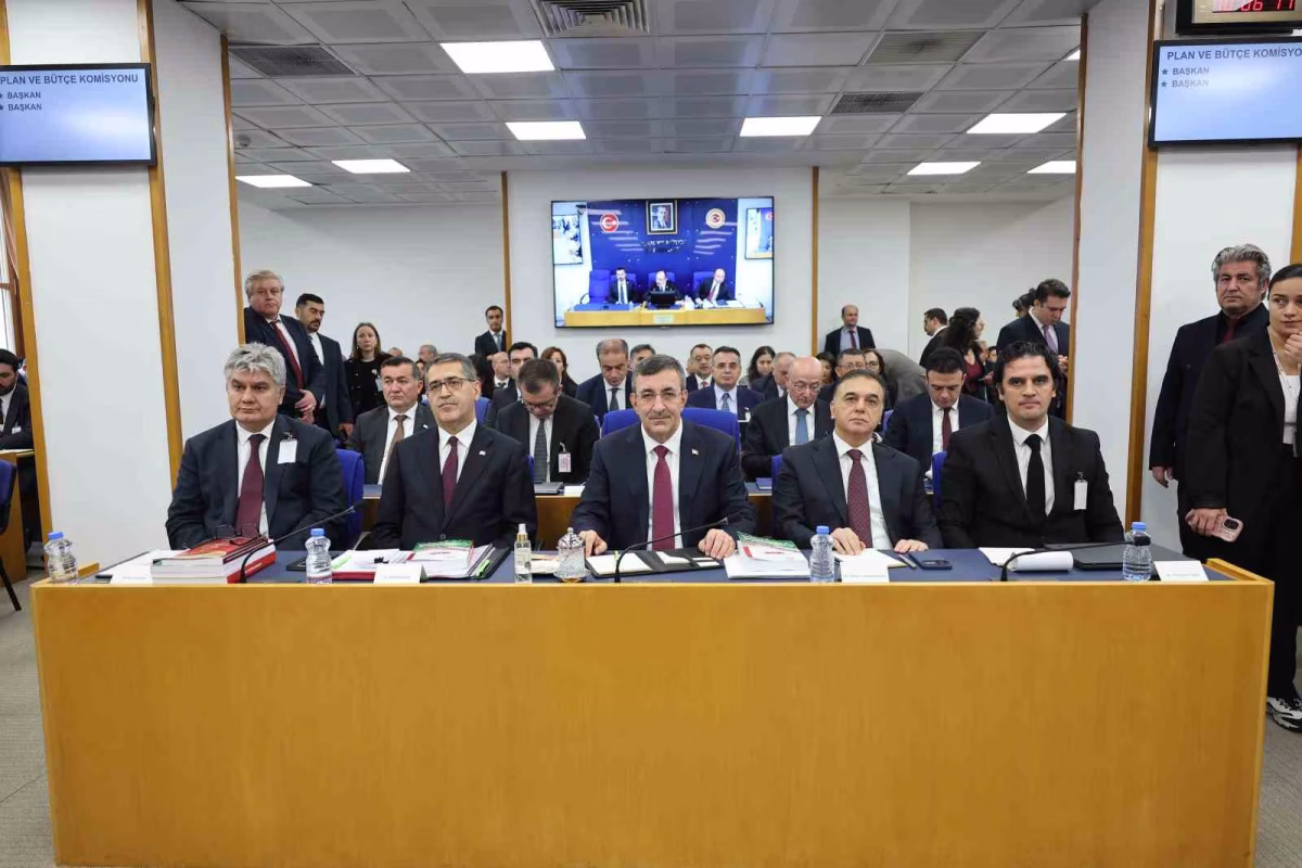 Bütçe Görüşmelerinde Sert Fon Tartışması