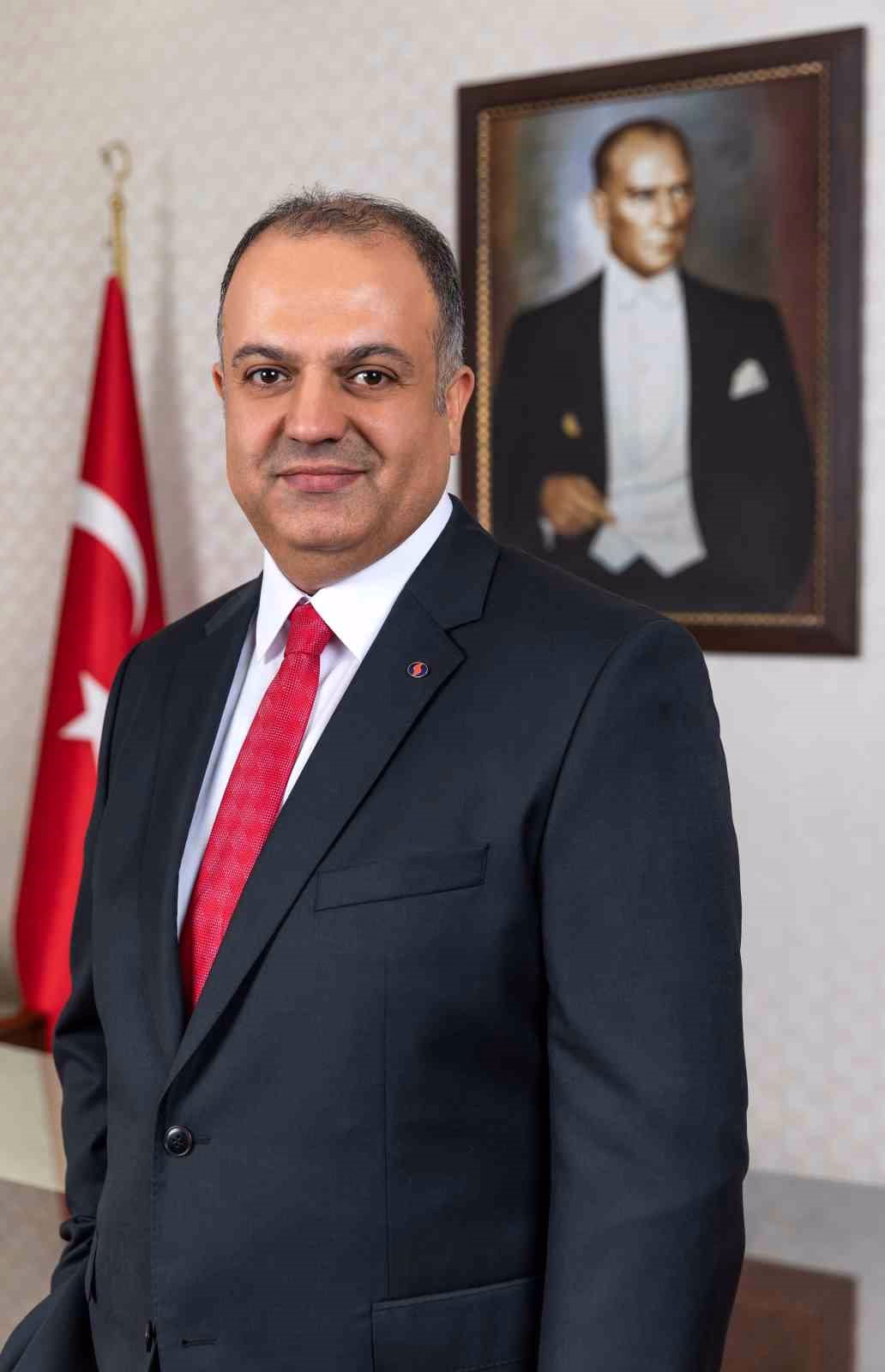 Cumhuriyet geleceğimizi aydınlatan en güçlü değerimizdir