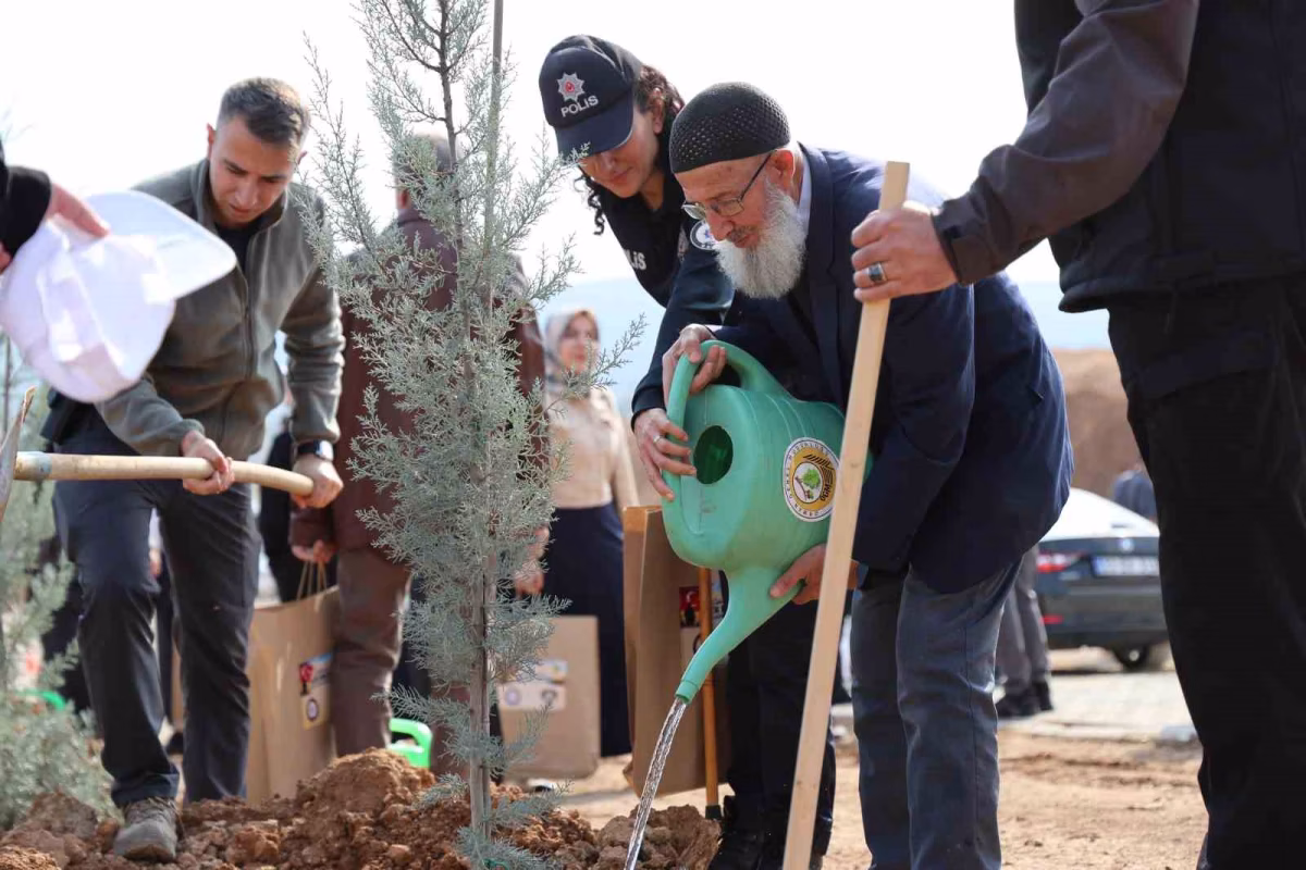 Elazığ'da Şehitlerin Anısına Fidanlar Dikildi