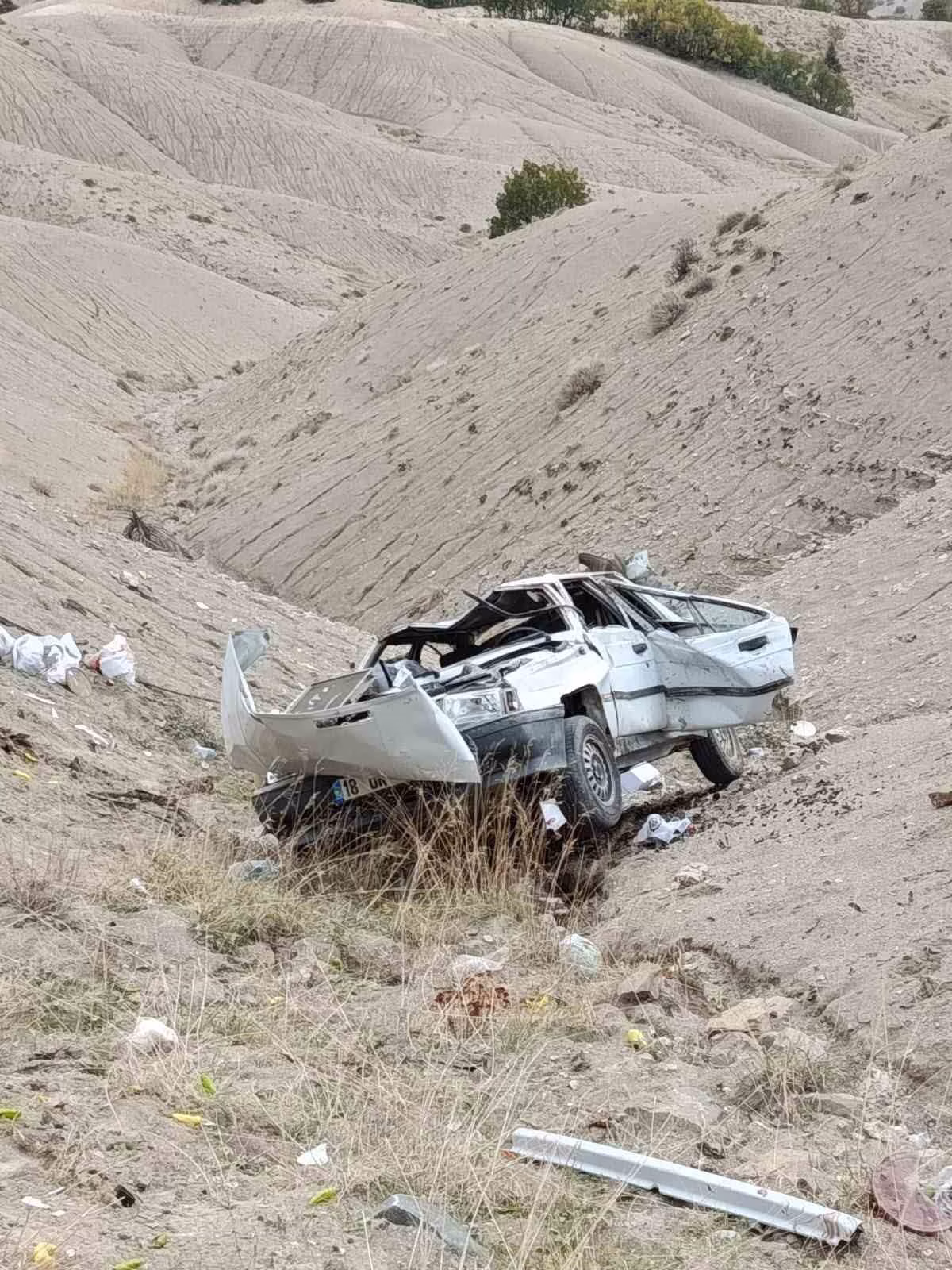 Elazığ'da Uçuruma Yuvarlanan Otomobilde Kaza