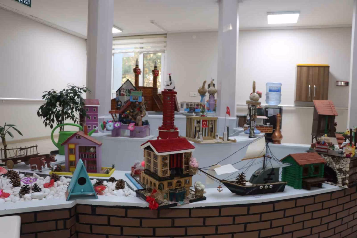 Huzurevi Sakinlerinin Sanat Dolu Üretimi