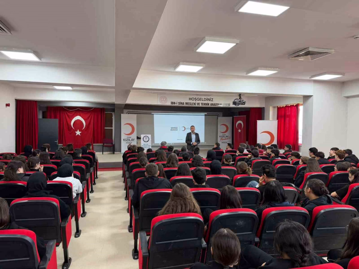 Lise Öğrencilerine İlk Yardım Eğitimi Verildi