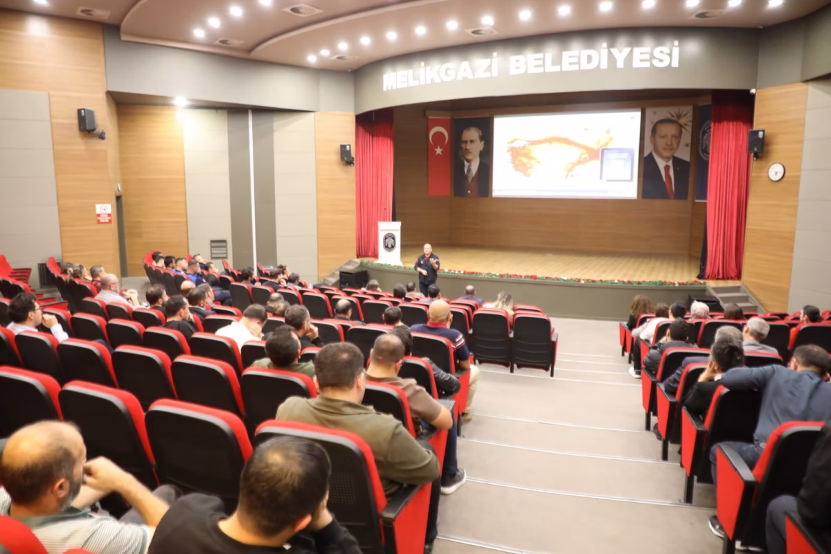 Melikgazi Belediyesi'nden Afet Farkındalık Eğitimi