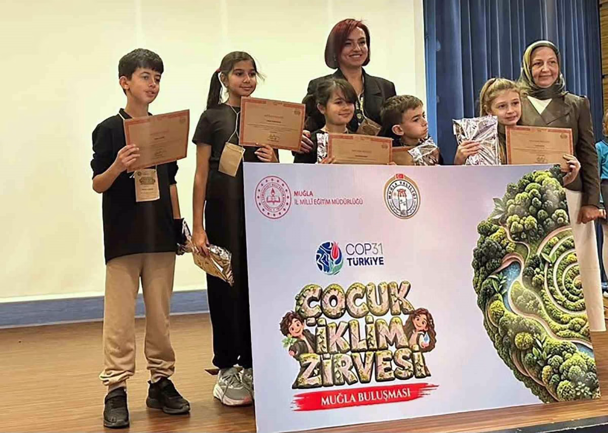 Öğrencilerden İklim Zirvesi'nde Sürdürülebilir Çözüm Önerileri