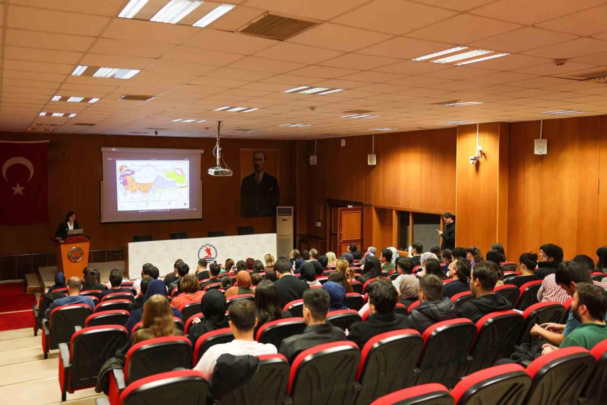 OMÜ'de Cumhuriyet ve Kazanımları Konferansı