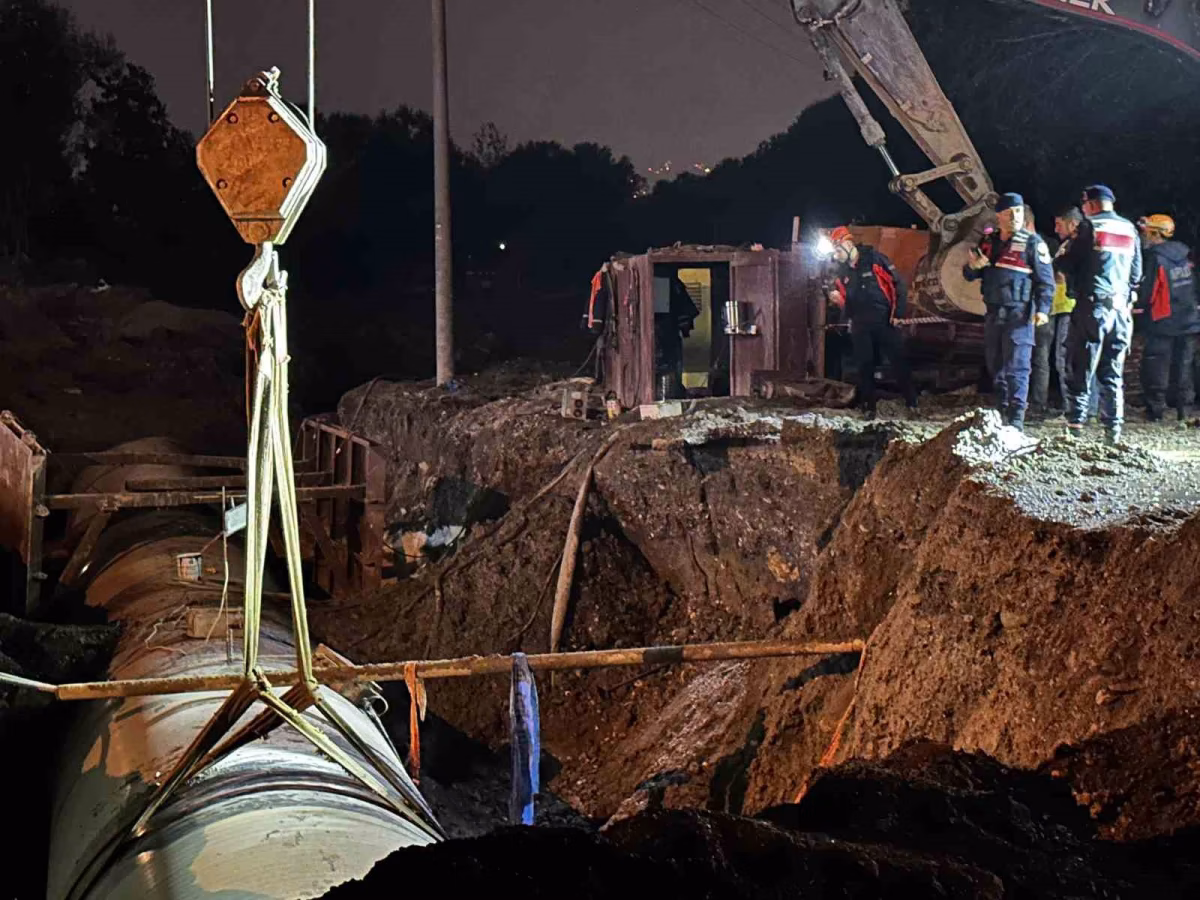 Sakarya'da inşaat göçüğünden sağ kurtarıldı