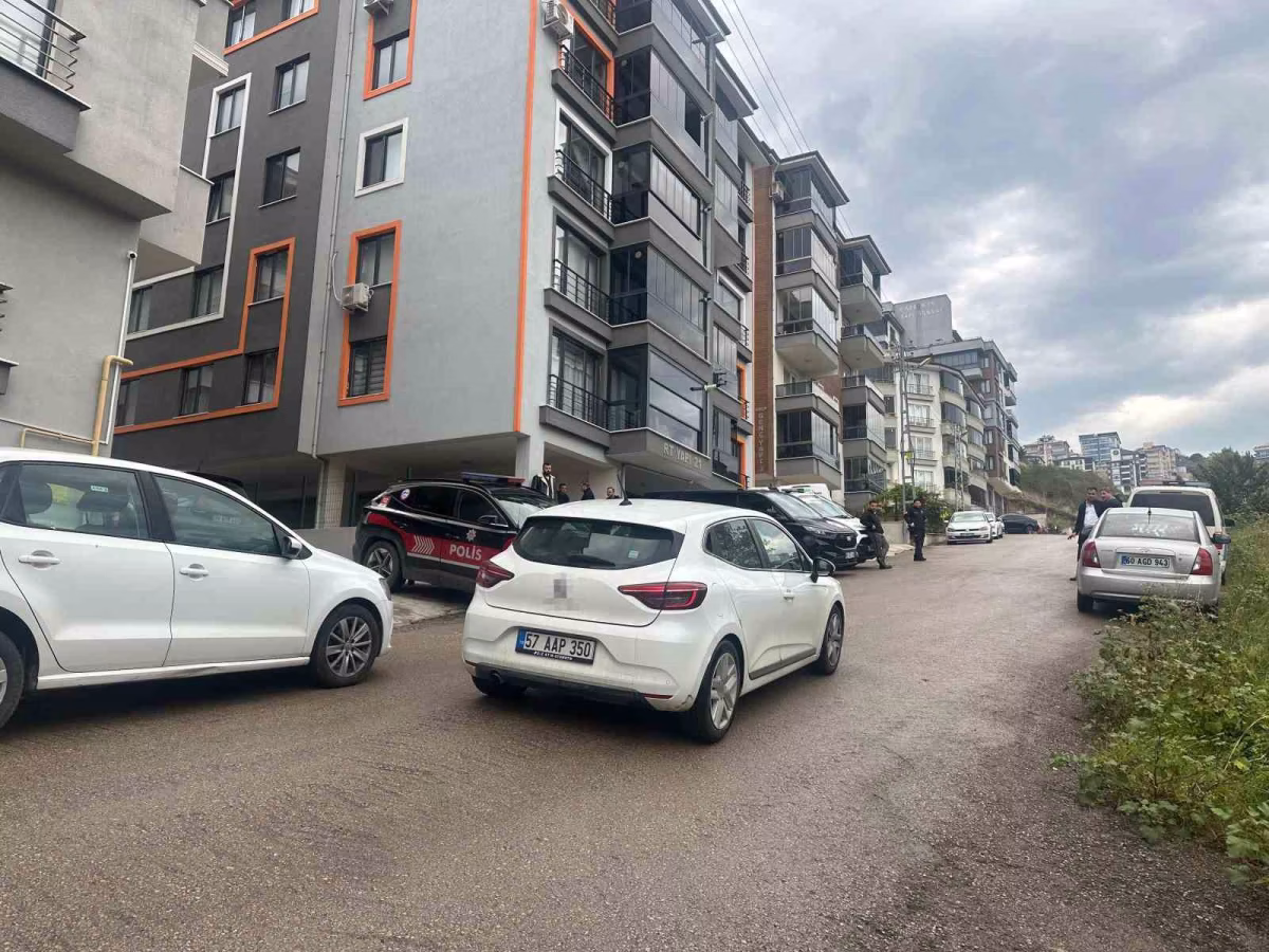 Sinop'ta polis memuru evinde ölü bulundu