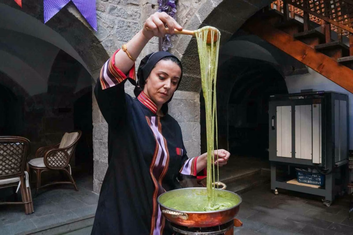Trabzon'da Isırgan Otlu Kuymak Görücüye Çıkıyor