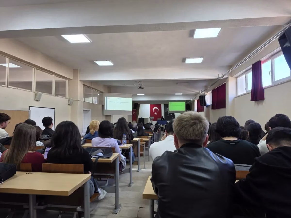Üniversite öğrencilerine sağlıklı yaşam eğitimi verildi