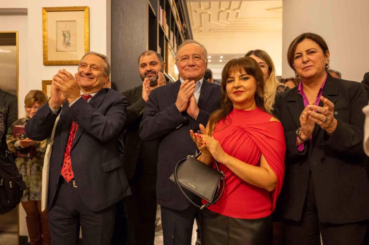 Yaprak Sayar'dan Gazi Osman Paşa Yalısı'nda Unutulmaz Lansman