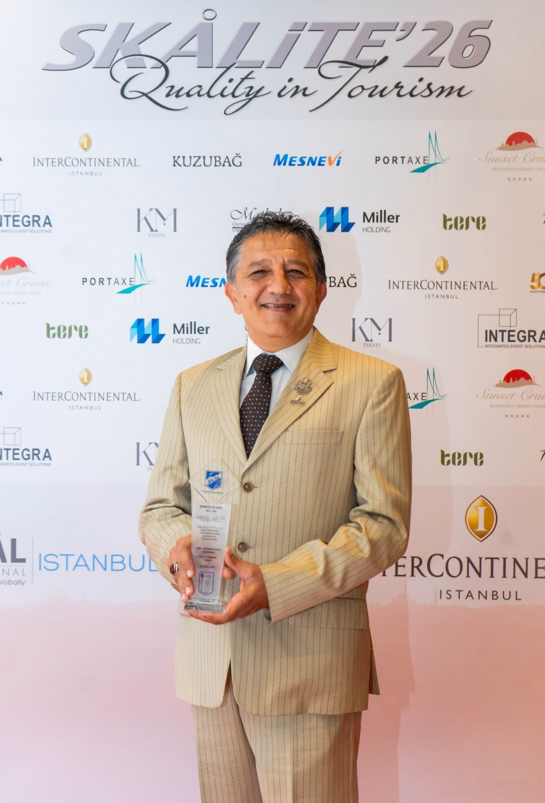 AĞLILI HEMŞEHRİMİZ ALİ GÜLER’E ULUSLARARASI KÜLTÜREL MİRAS ÖDÜLÜ