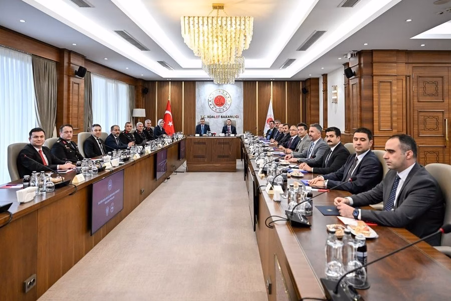 Bakanlar Gürlek ve Çiftçi'den dolandırıcılık hamlesi