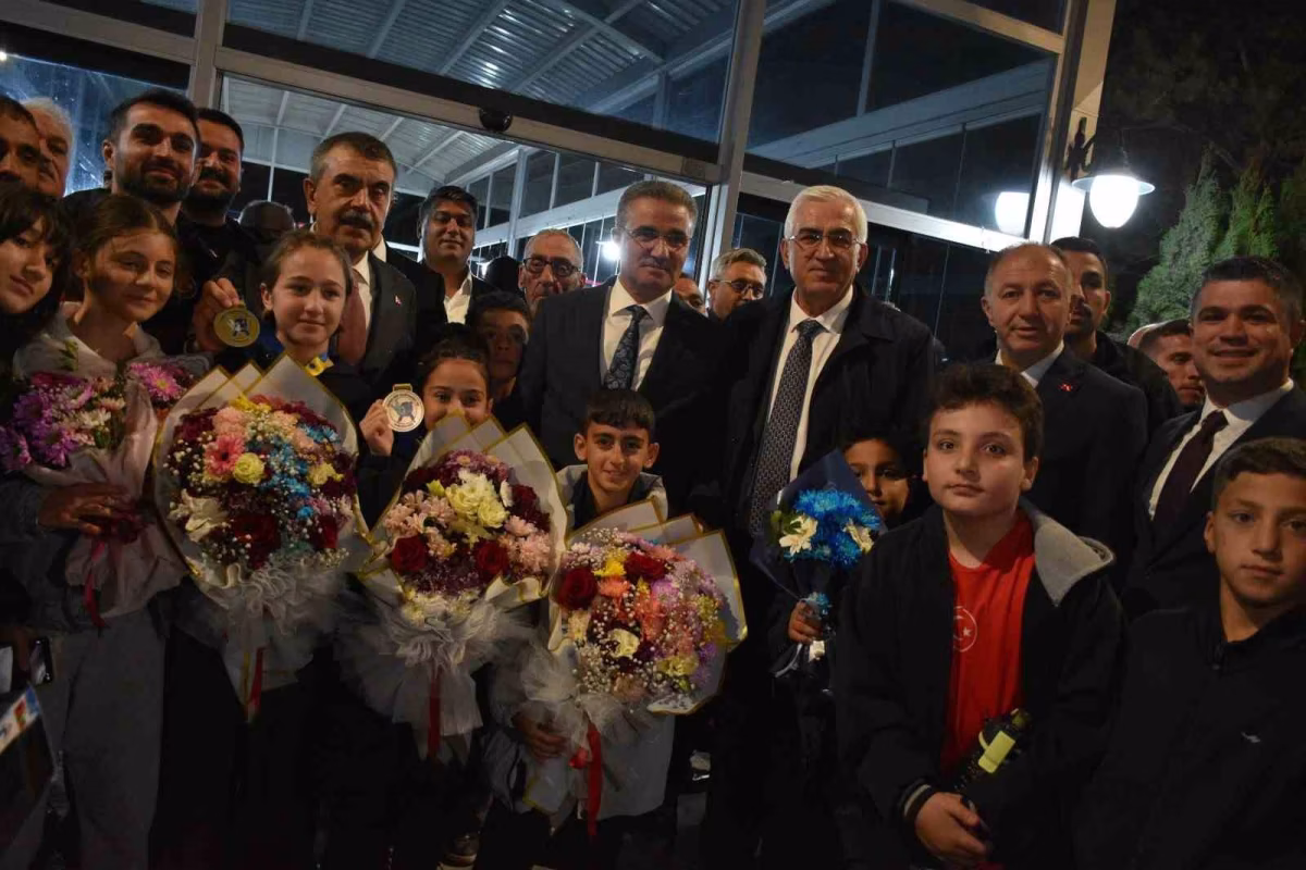 Balkan şampiyonu judocular Erzurum'da karşılandı