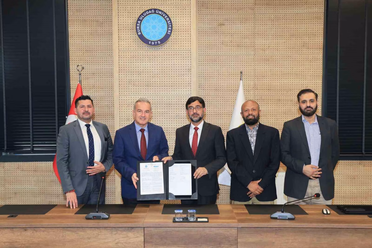 BUÜ'den Pakistan üniversitesiyle akademik iş birliği