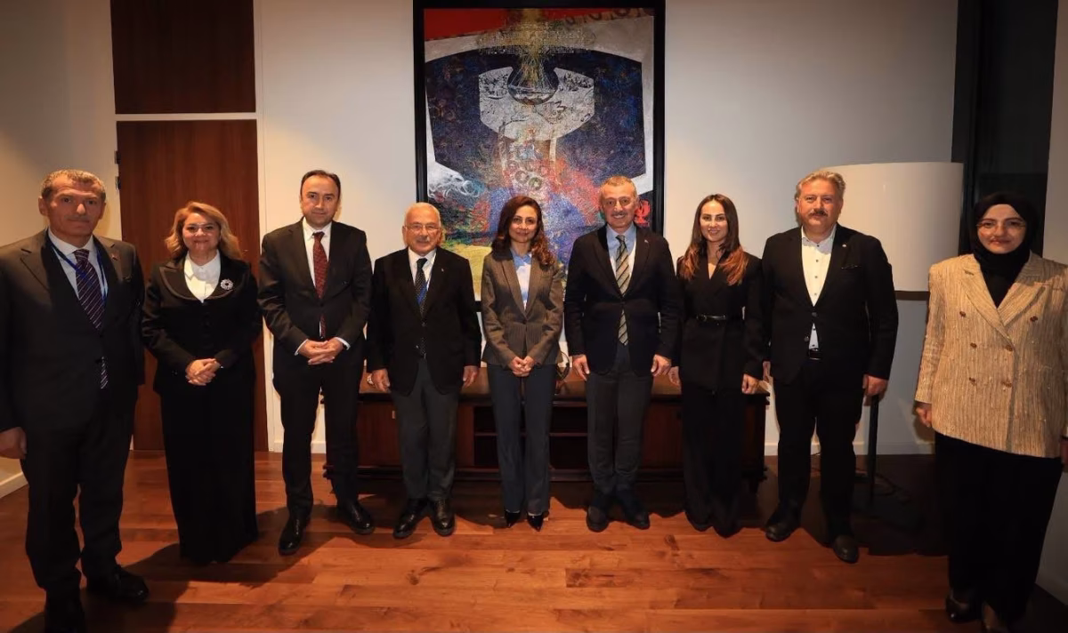 Büyükakın Strazburg’da diplomatik temaslarda bulundu