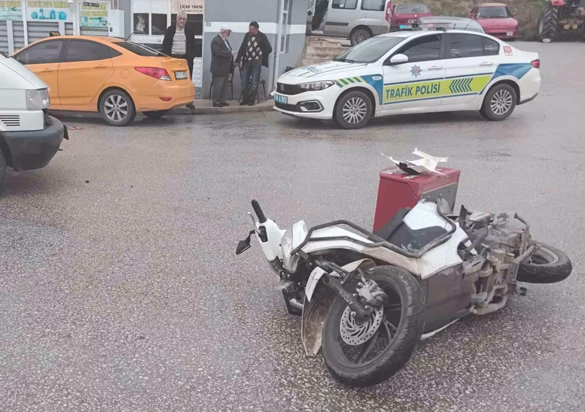 Çorum'da Minibüsle Motosiklet Çarpıştı: 1 Yaralı