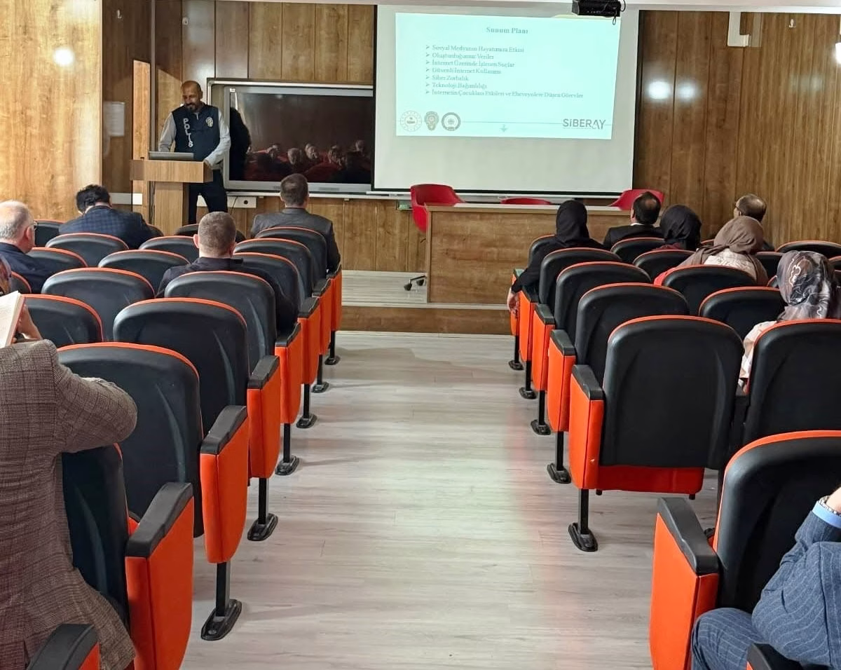 Emet'te öğretmenlere siber güvenlik eğitimi