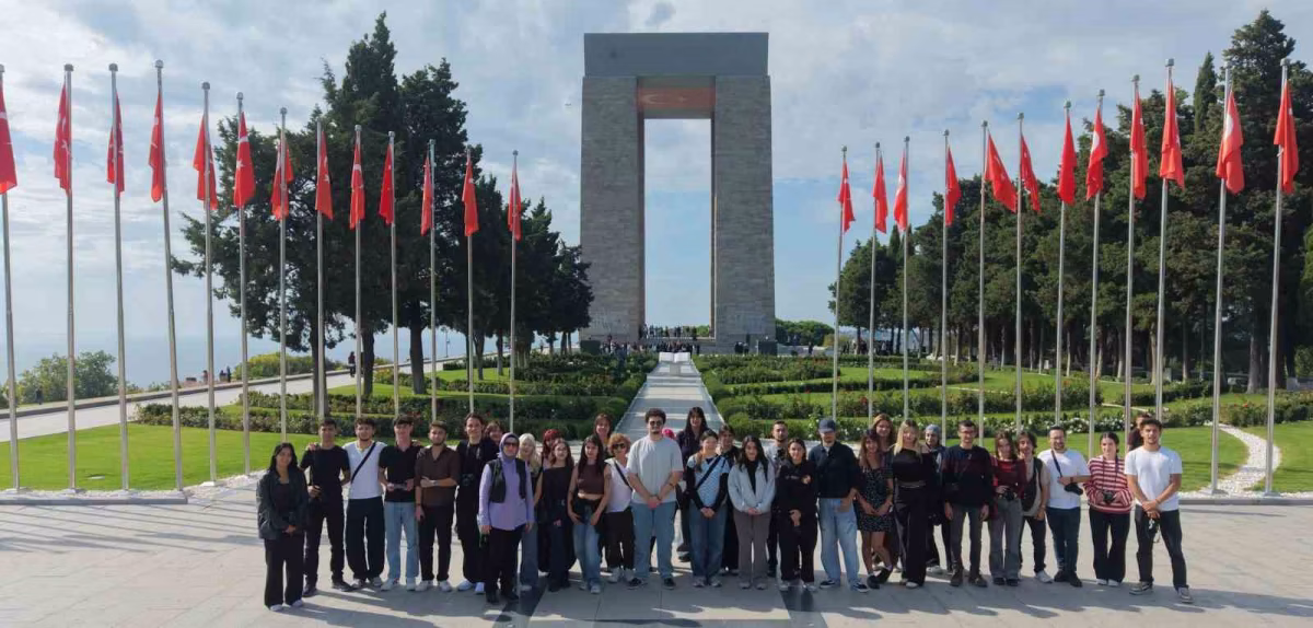 Genç Fotoğrafçılar Çanakkale'de Tarihi Belgeliyor