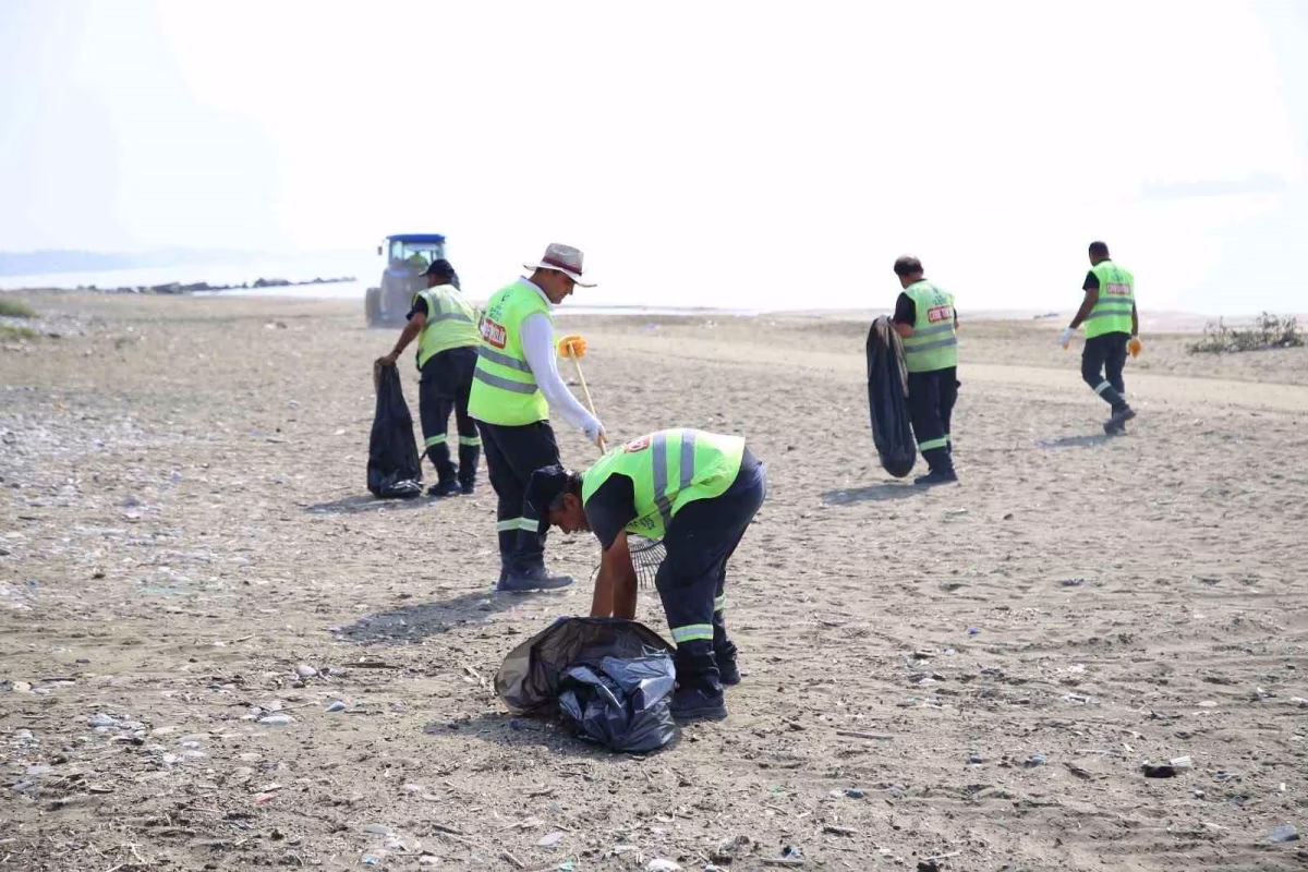Hatay sahillerinde sezon sonu temizliği yapıldı