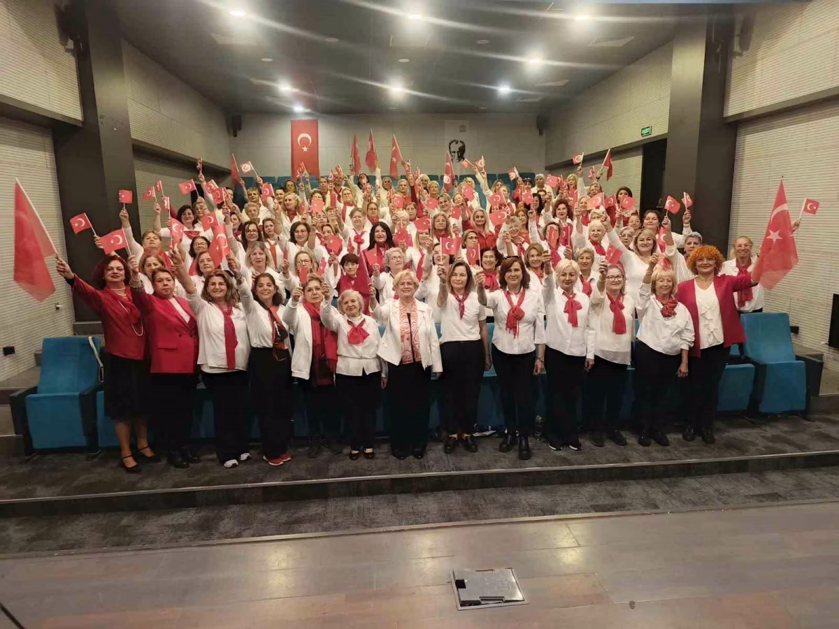 Nilüfer Kadın Korosu'ndan Cumhuriyet Konseri