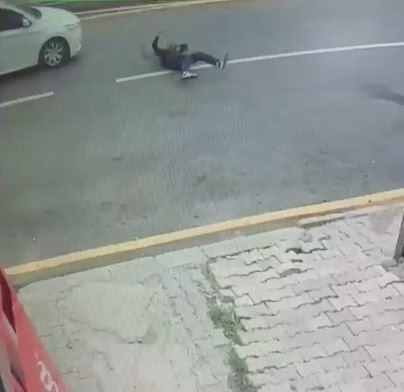 Otomobilin çarptığı öğrenci yaralandı