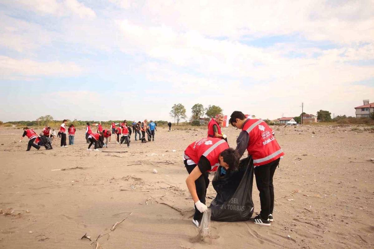 Samsun'da Vakıflardan Nehir ve Çevre Temizliği