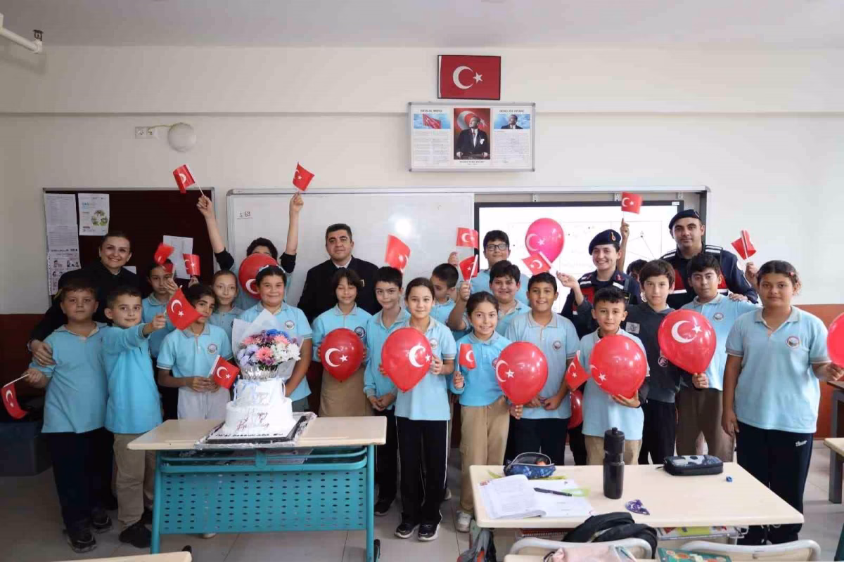 Şehit Kızı Ada Su'ya Doğum Günü Sürprizi