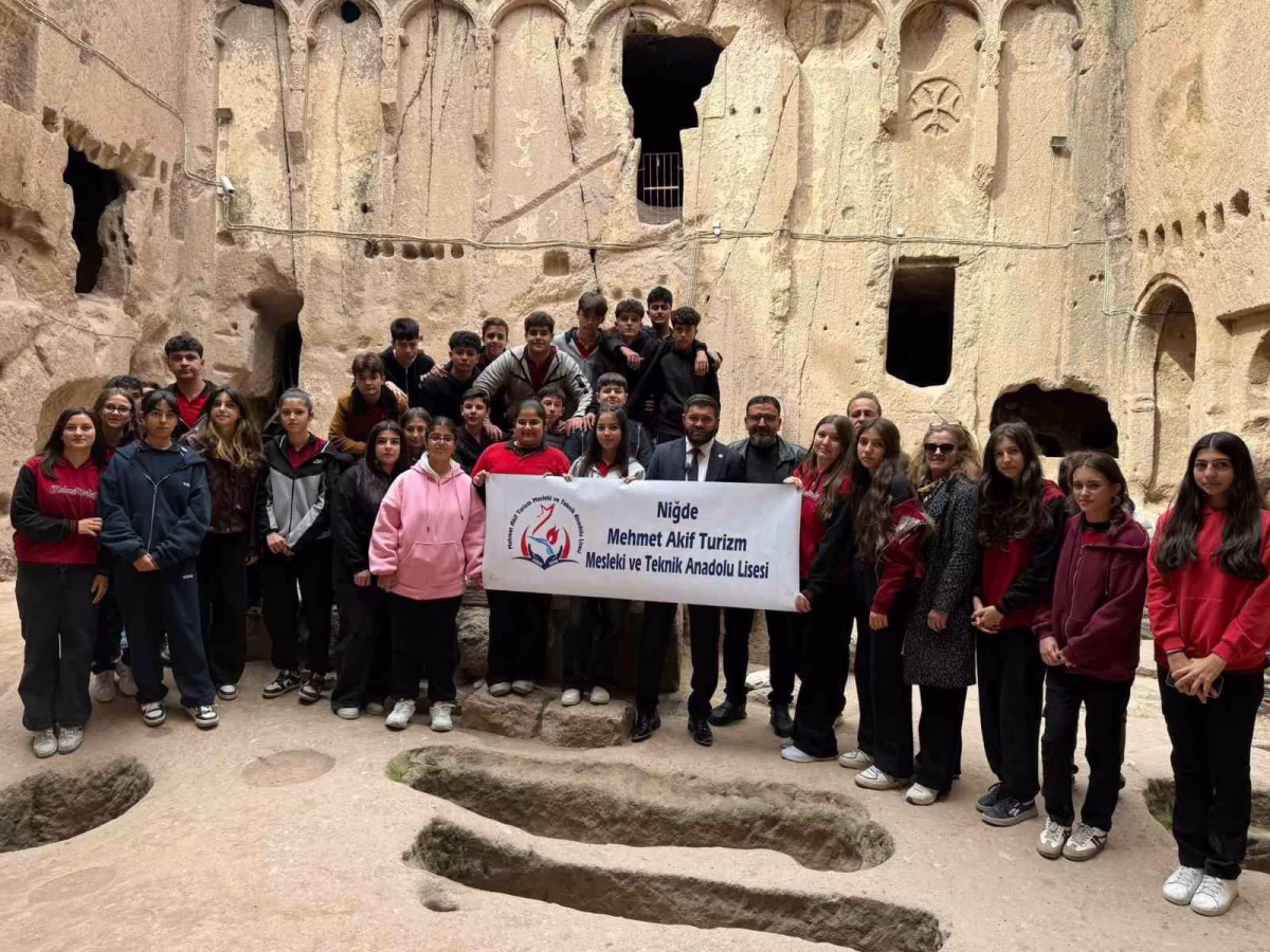 Tarihi Manastırda Sınıf Dışı Eğitim Deneyimi