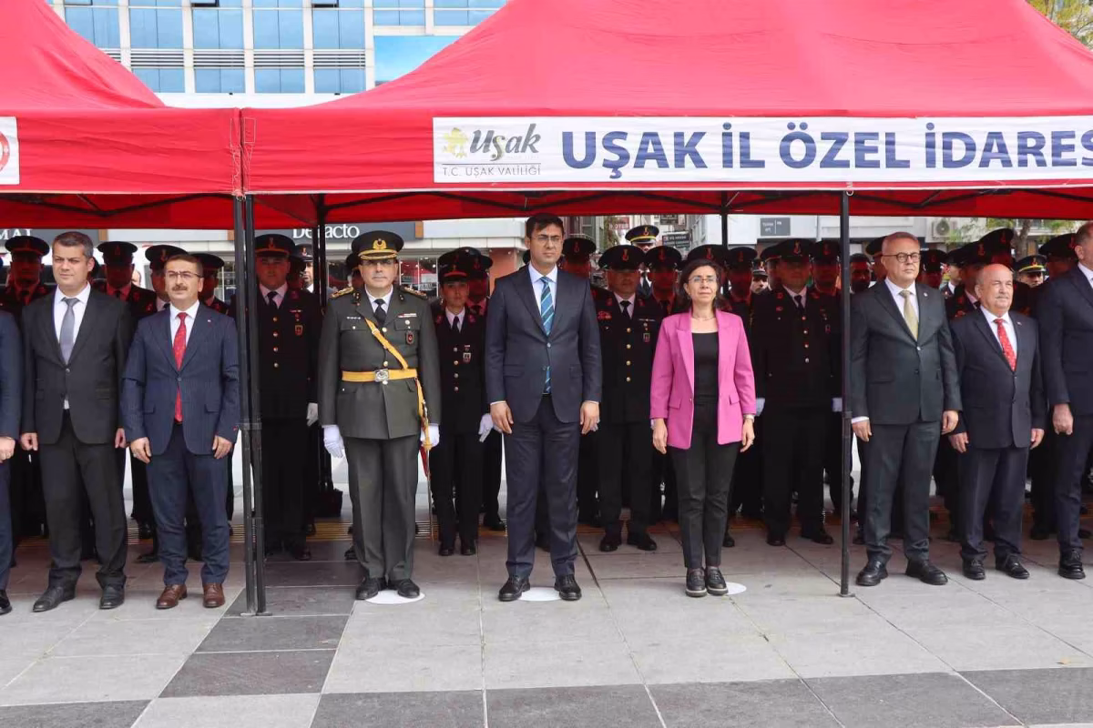 Uşak'ta 29 Ekim Çelenk Töreni