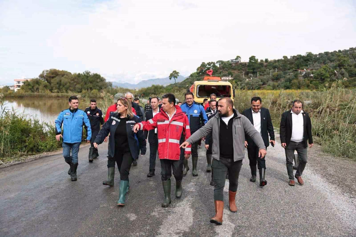 Başkan Aras taşkın bölgesinde inceleme yaptı