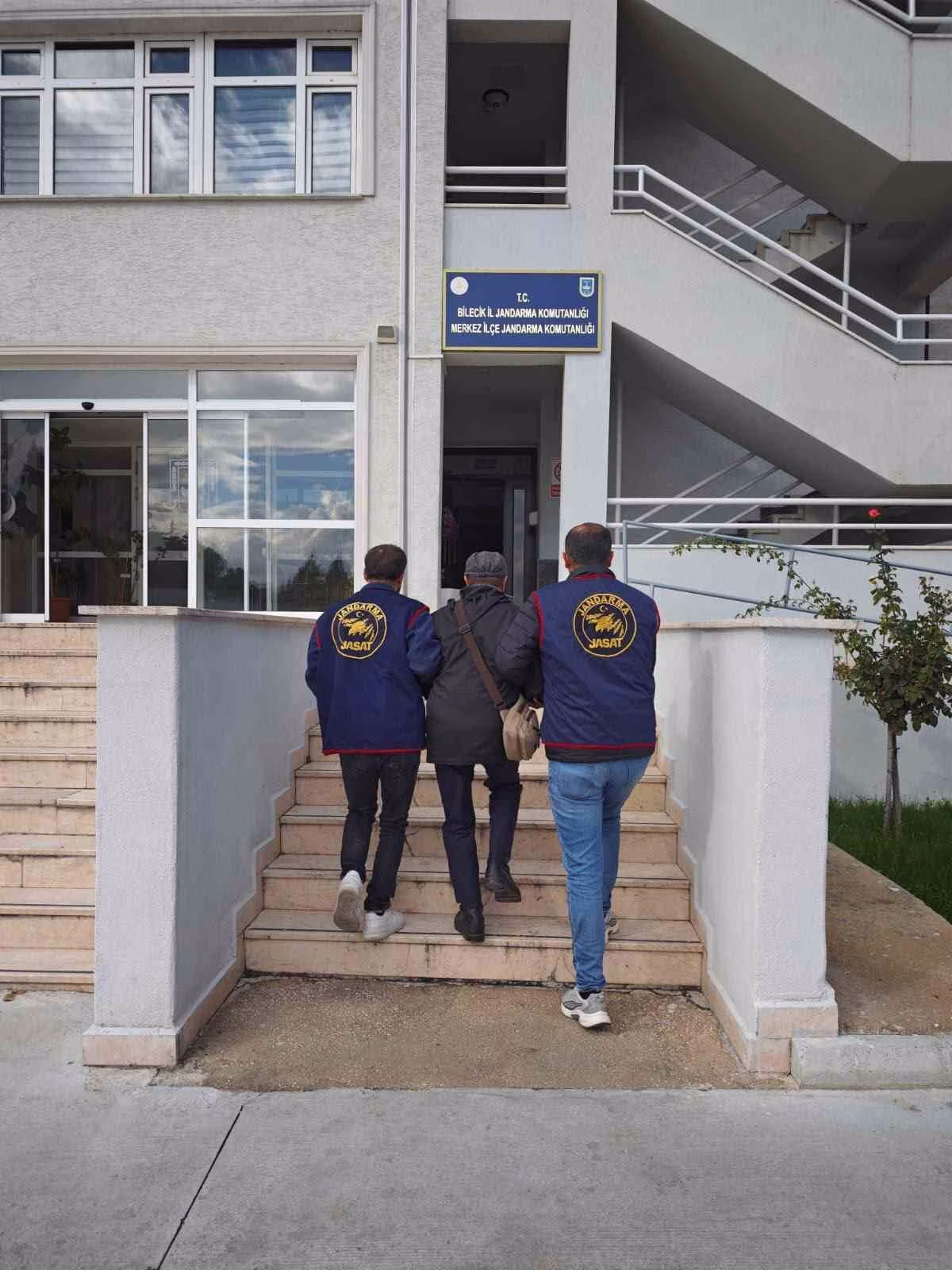Bilecik'te tehdit suçlusu jandarma operasyonuyla yakalandı