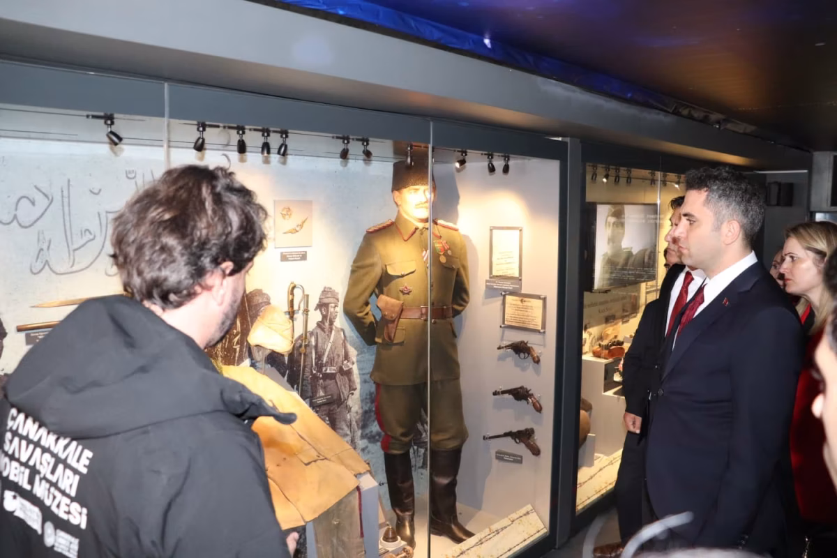 Çanakkale Mobil Müzesi Selendi'de Açıldı