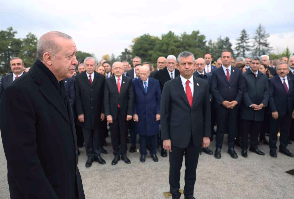 Devlet Erkanı Anıtkabir'i Ziyaret Etti