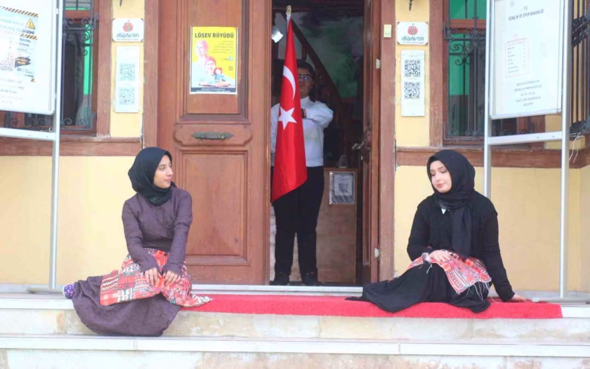 Eskişehir’de Cumhuriyet Tiyatrosu Sahnelendi