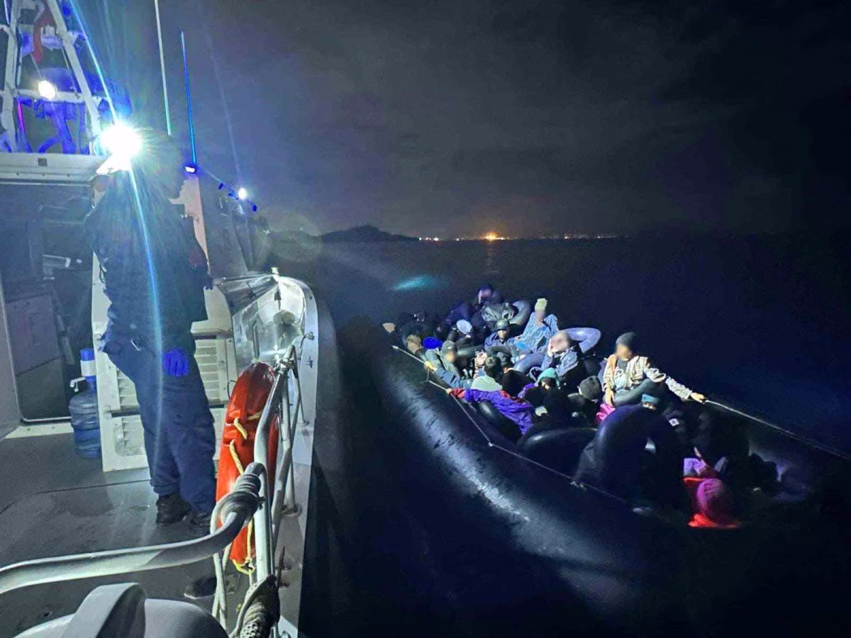 İzmir Açıklarında 111 Göçmen Yakalandı