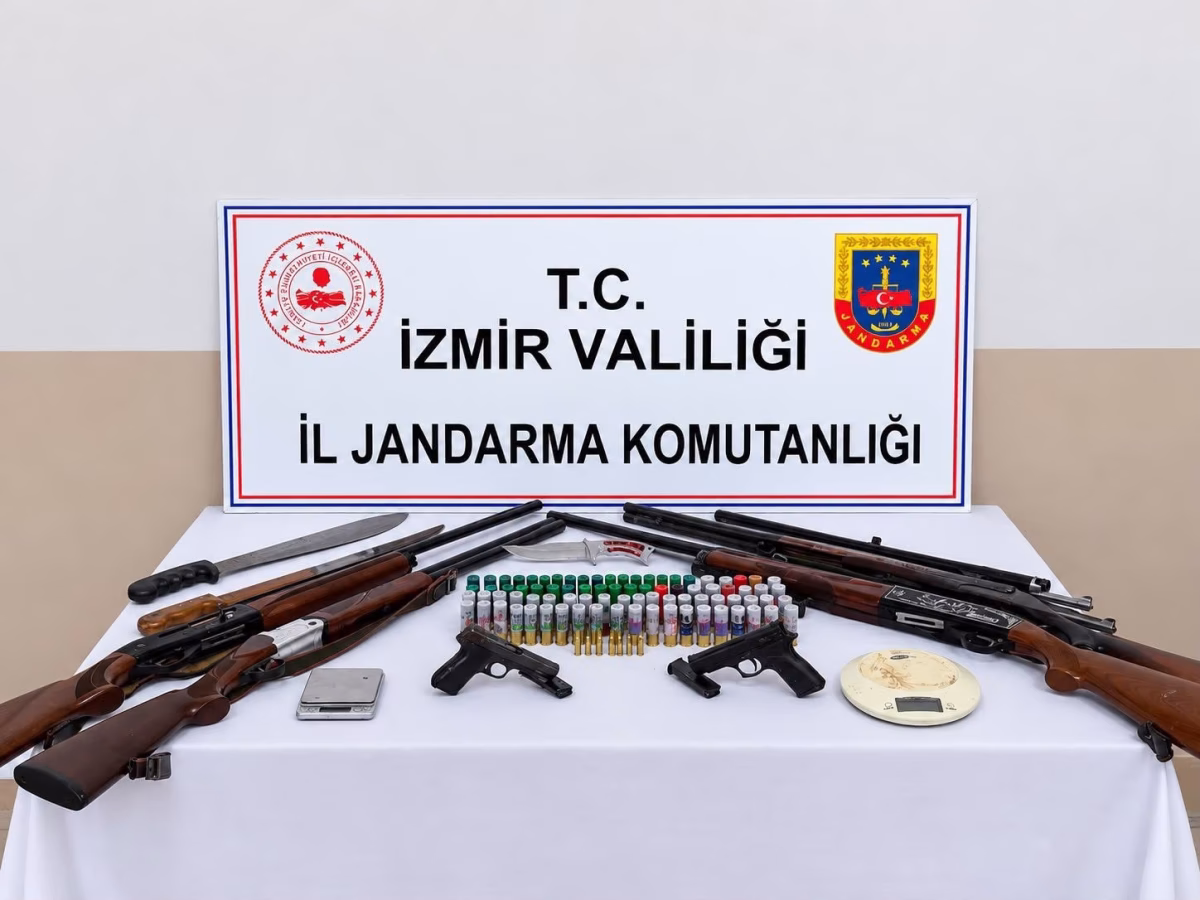 İzmir'de Jandarmadan Uyuşturucu ve Silah Operasyonu