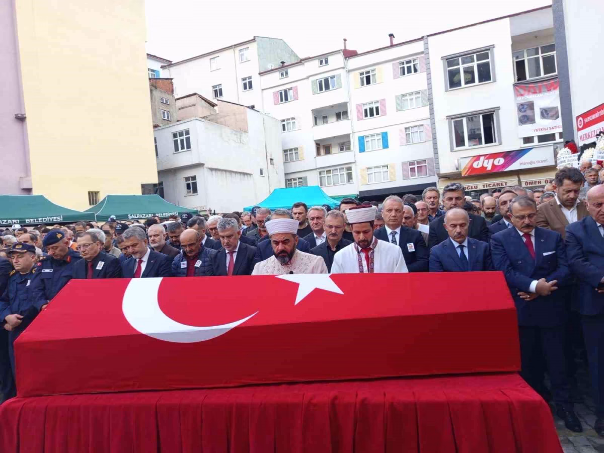 Kalp krizi geçiren polis son yolculuğuna uğurlandı