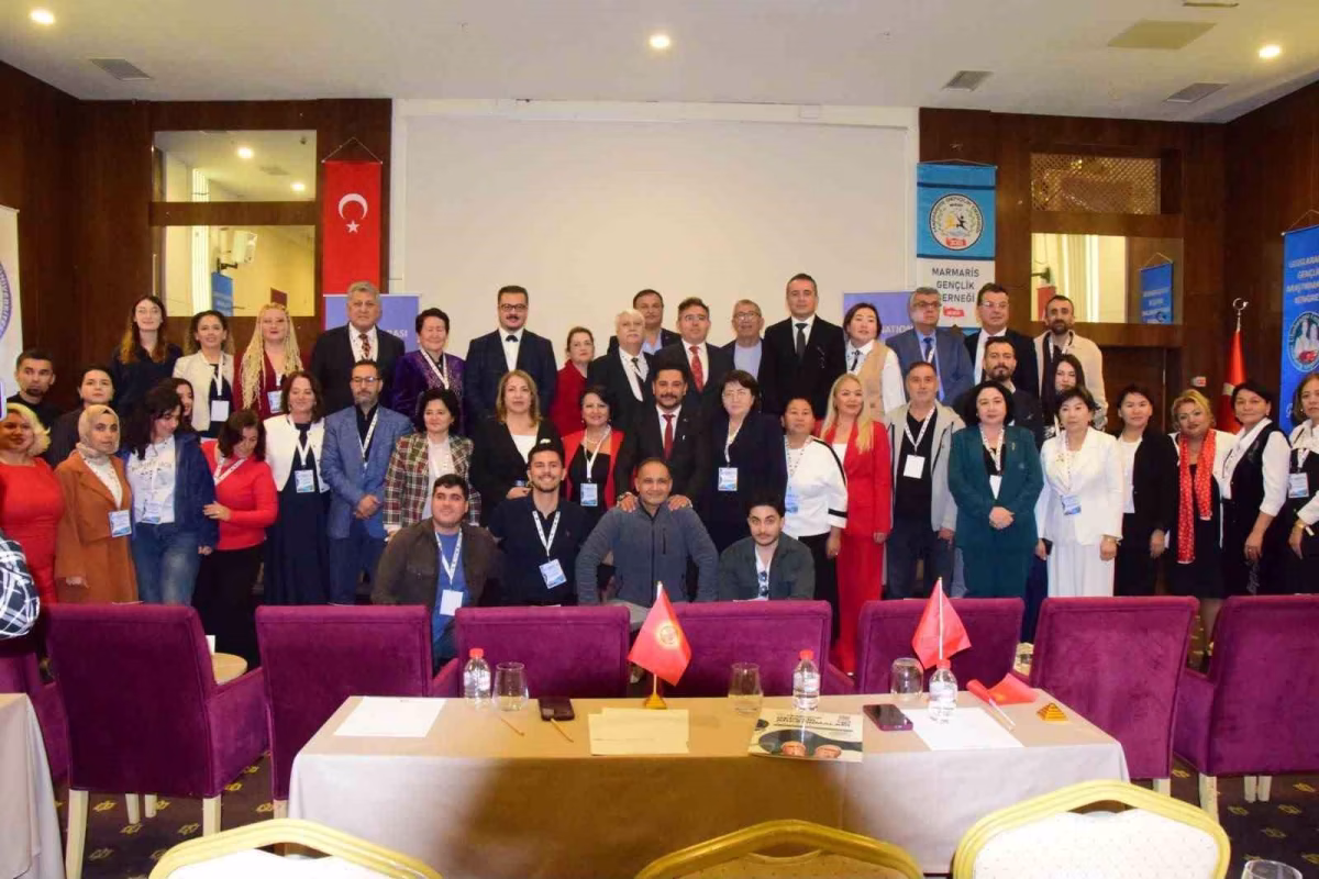 Marmaris’te Gençliğin Geleceği Masaya Yatırıldı