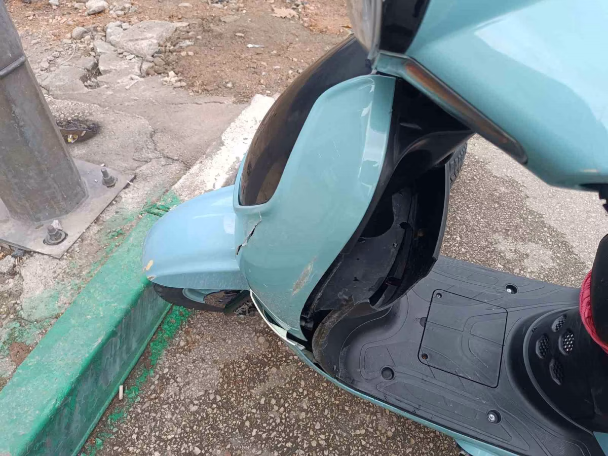 Motosikletin Çarptığı Yaya Metrelerce Sürüklendi